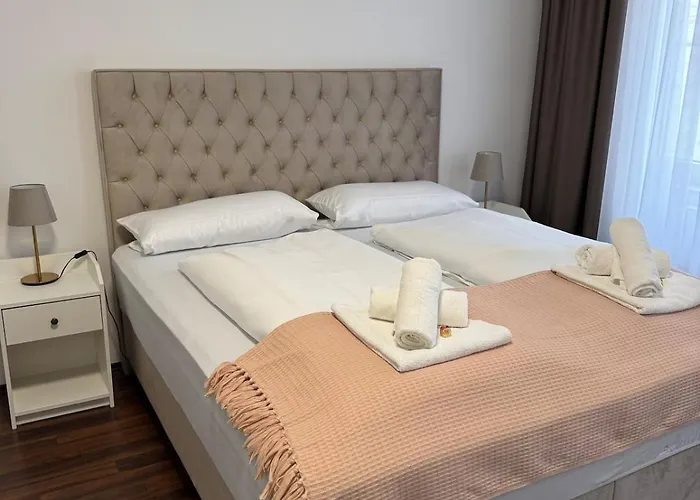 Apartment In Heart Of 4